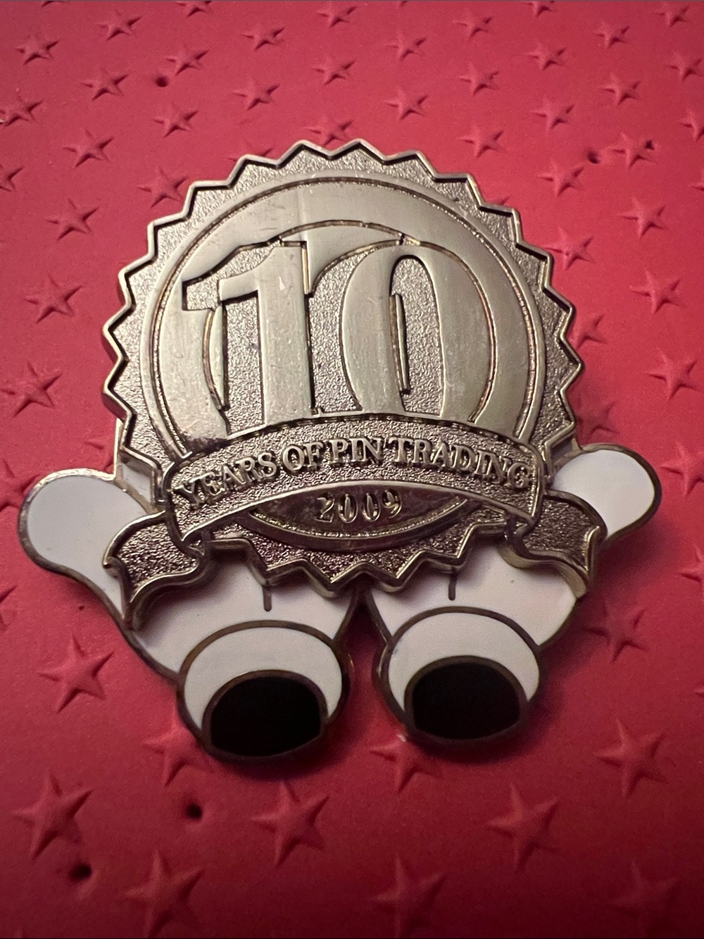 Disney 10th Anniversary Trading Sculpted Mickey Mouse hands Limited Pin